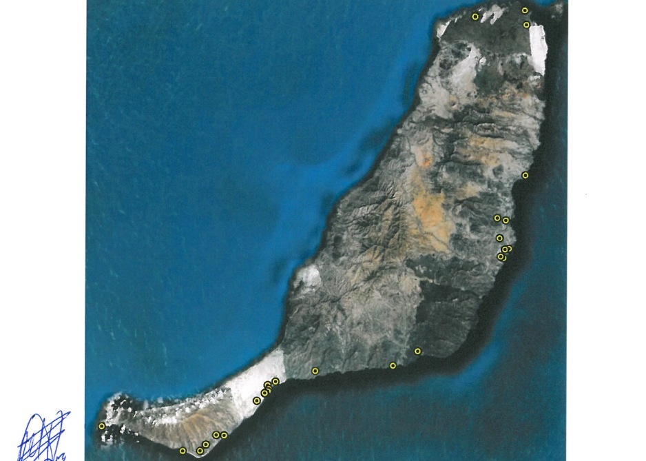 La imagen señala los puntos donde se localizan las desaladoras en Fuerteventura.