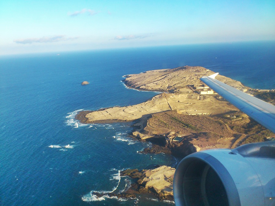 Avión de Iberia en vuelo sobre Gran Canaria. Fotografía: ATCpress