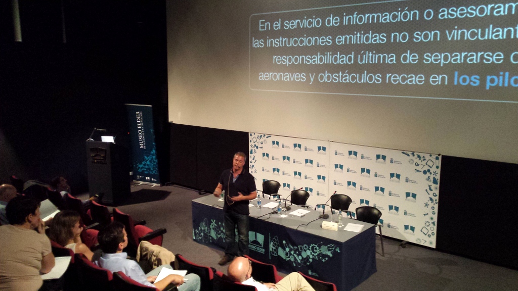 El controlador de Usca, Carlos Fernández explicó los aspectos más relevantes de su profesión