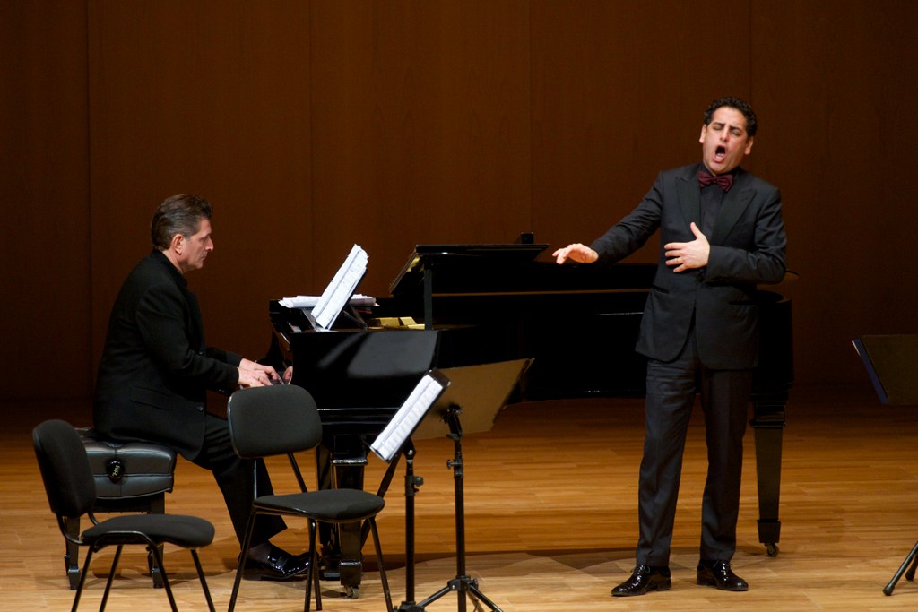 Juan Diego Flórez y Vicenzo Scalea al piano