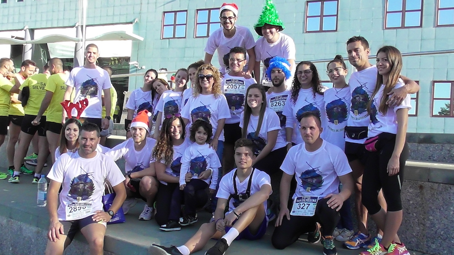 Familia y amigos de Jhonander Ojeda en la San Silvestre de Las Palmas de GC