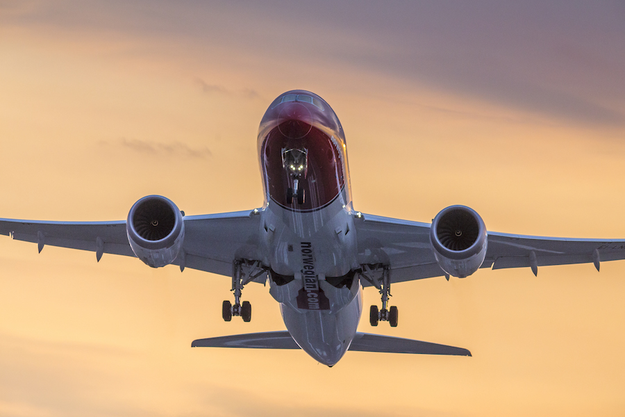 Sunset departure 787 Dreamliner de Norwegian. Fotografía: fuente Norwegian